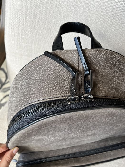 мъжка раница на Massimo Dutti от естествена кожа