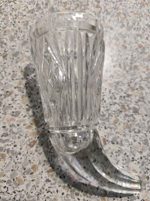 Хрустальный рог прошлого века.