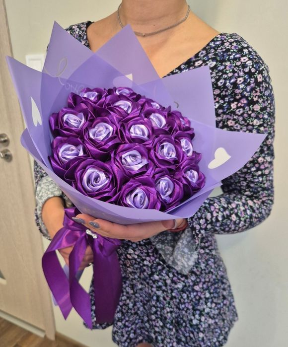 Букет от сатенени рози