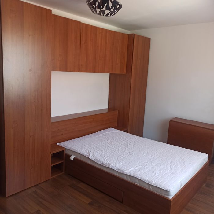 Apartament 3 camere de închiriat