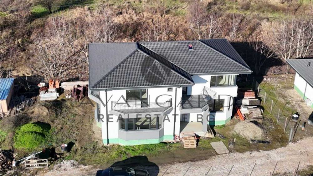 Продава се Къща в с. Златитрап, Област Пловдив - 263 кв.м за 703 €/кв.м - Снимка #21