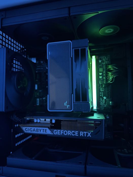 Видеокарта GIGABYTE RTX 5060 Windforce Max 8GB