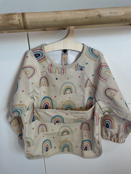 Лигавник с ръкави и джобче