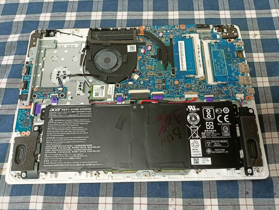 Elemente AcerAspire V3-372