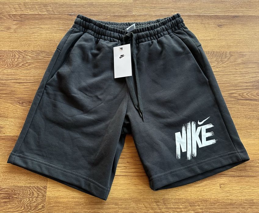 Мъжки,памучни,черни къси панталонки Nike с бяло лого