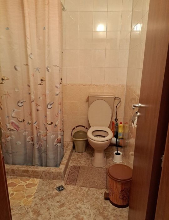 Продавам двустаен м ж.к. Сторгозия