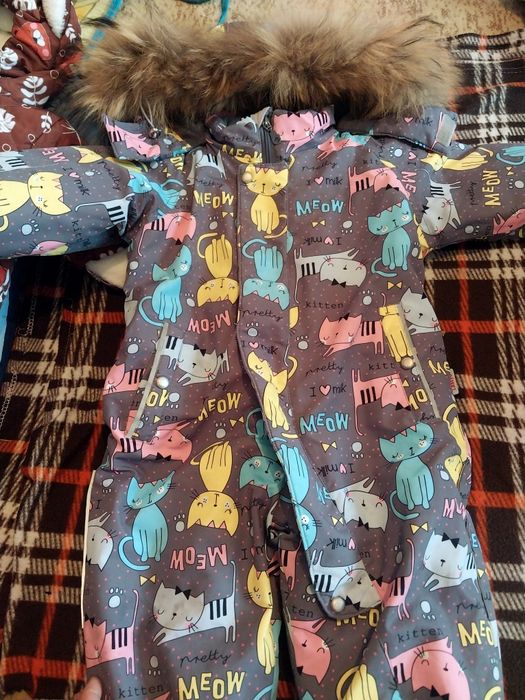 Комбинзоны зимние в хорошем состоянии замки все работают