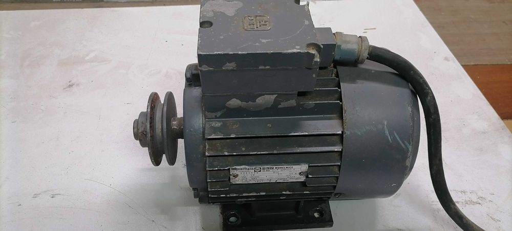 Електродвигател трифазен 0.9кв.1410 об.