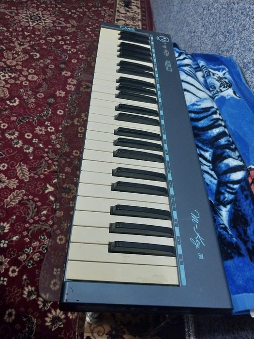 МИДИ kлавиатура сотилади