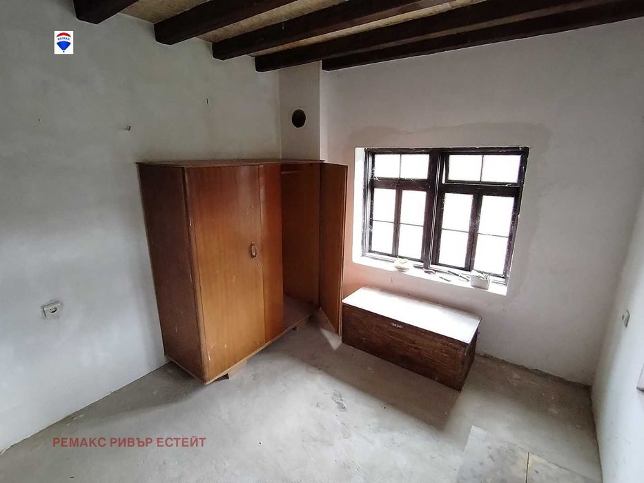 Селска къща за продажба в с. Червен, обл. Русе