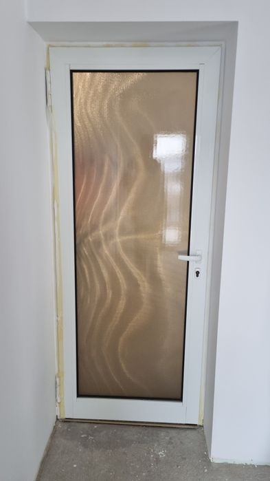 Usa de aluminiu cu geam termopan 4 buc