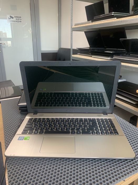 Ноутбук Asus. core i5-7. Ssd 256gb.