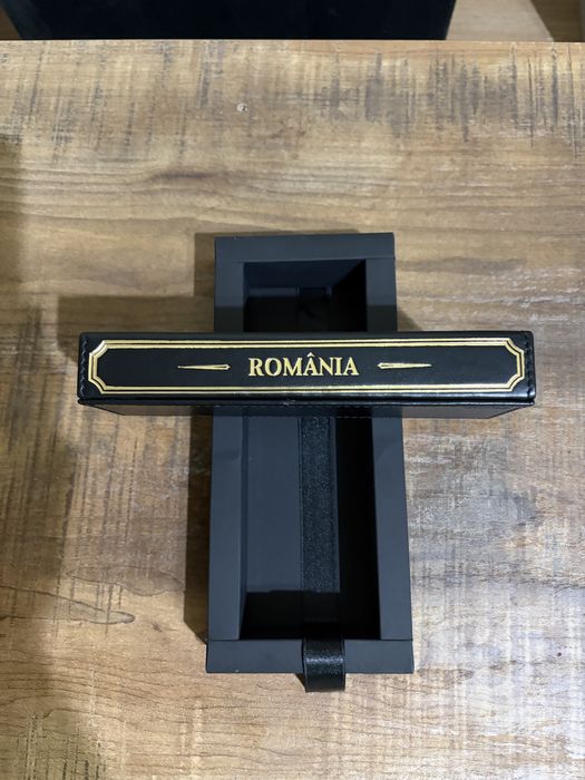 Vand pix cu stema Patriarhiei Române