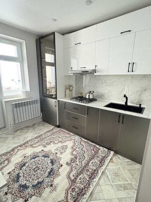 2мкр екі бөлмелі пәтер сатылады.