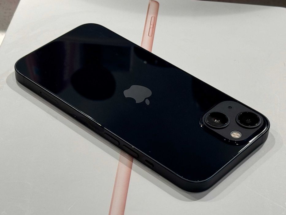 iPhone 13 128GB Black - Отличен, 100% Батерия!