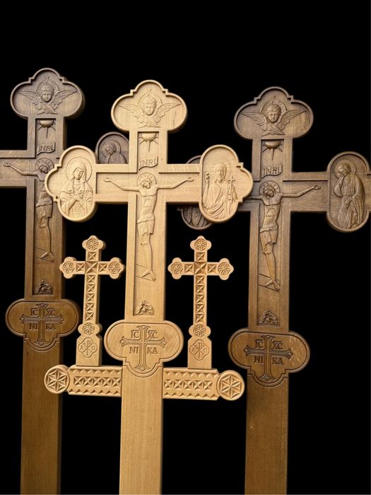 Troite, cruci, cruci altar
