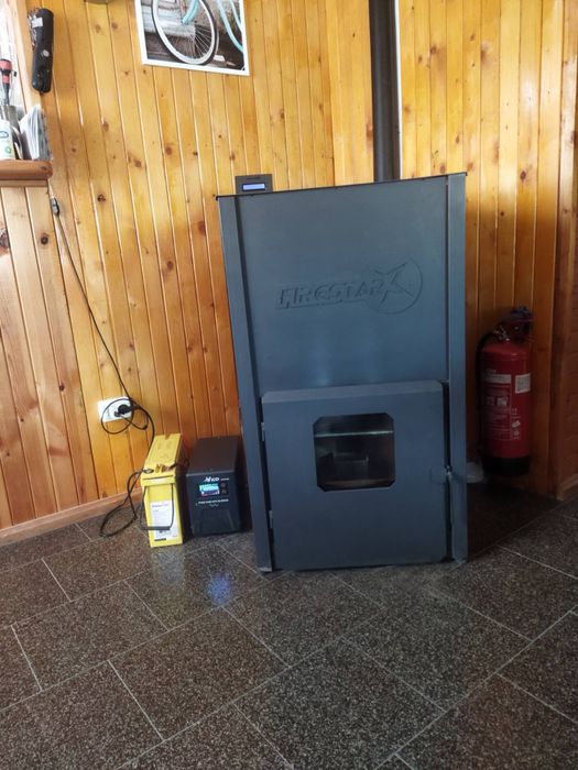 Продавам пелетна камина с водна риза