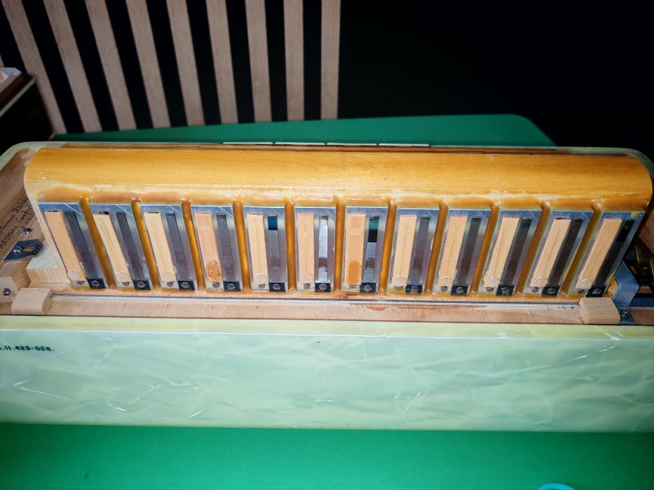 Vând sau schimb acordeon HAGSTROM CONSTELLA ||