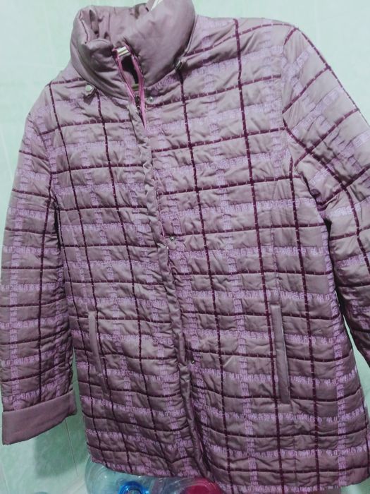 Продам женские куртки