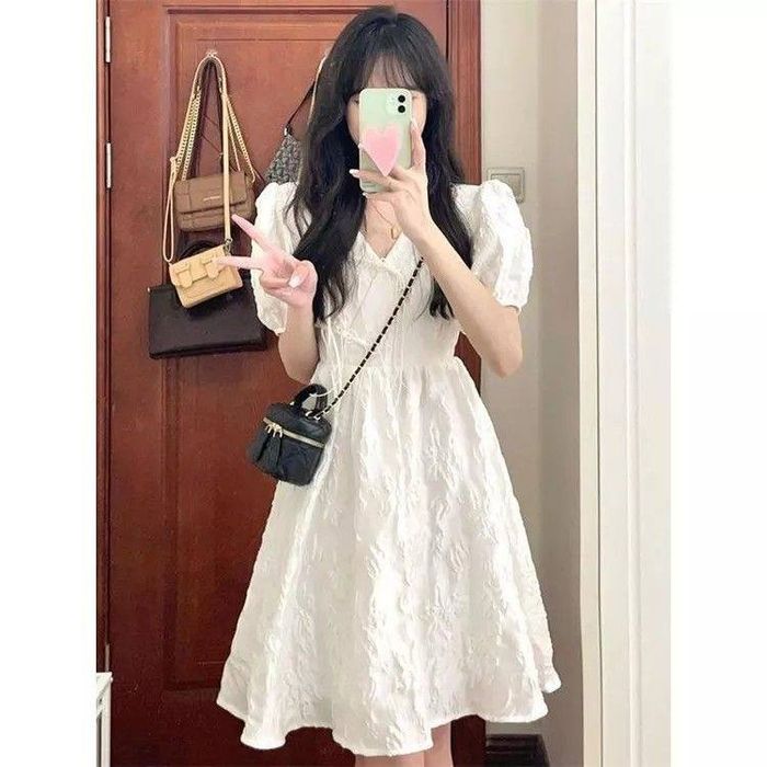 Белое красивое платье