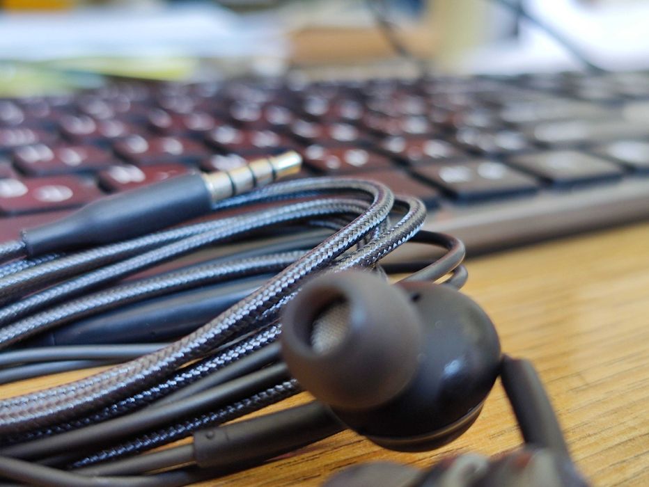 Нови стерео слушалки с плетен кабел HD микрофон ОЕМ на SAMSUNG AUX 3,5