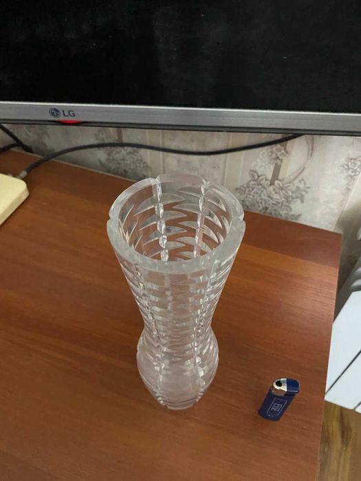 Ваза цветочная старинная.