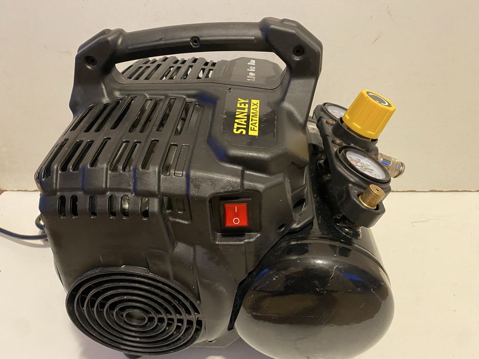 Compresor silentios stanley fatmax