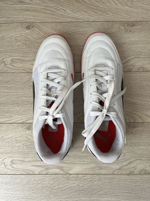 Ghete fotbal PUMA, marimea 46