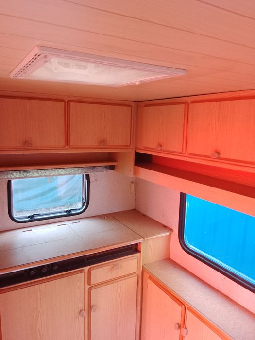 Каравана Кемпер 600 лв за оборудването.