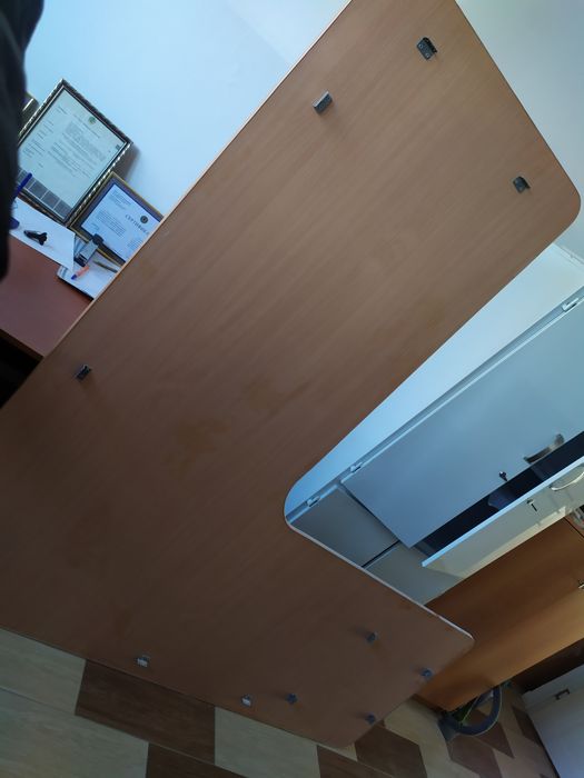 Продам стол угловой офисный