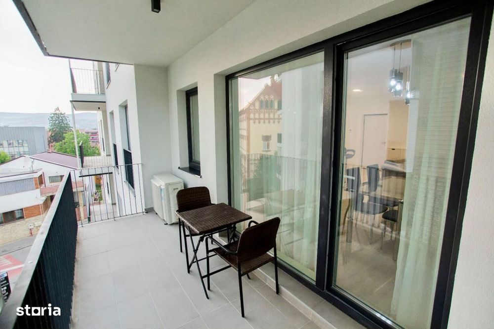 2 camere, parcare, Record Park