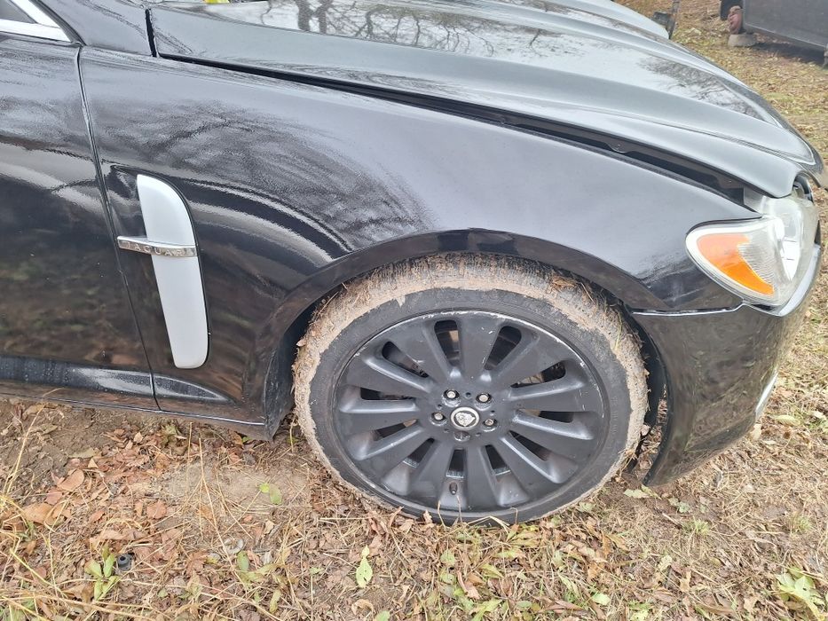 Dezmembrari Jaguar Xf 2.7 diesel an 2006