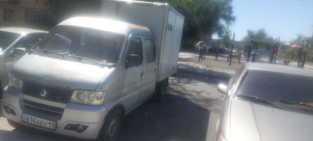 Легковая авто машина