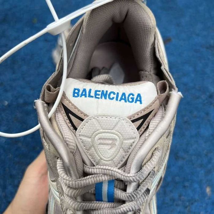 Balenciaga Runner - Light Blue/Black