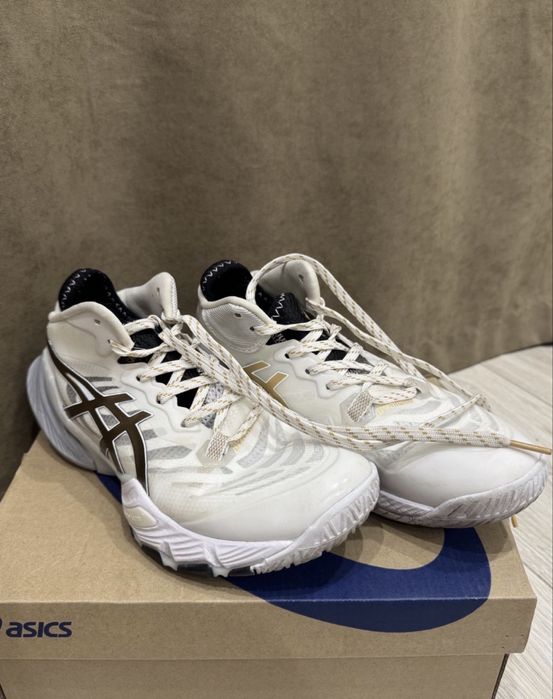 Кроссовки asics для спорта