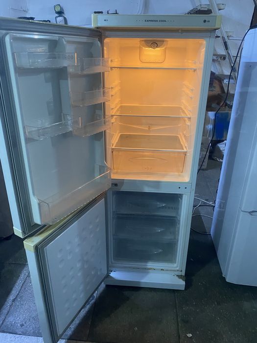 Продам холодильник