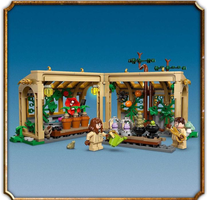 LEGO Harry Potter Castelul Hogwarts Lectia de ierbologie 76445, 8+