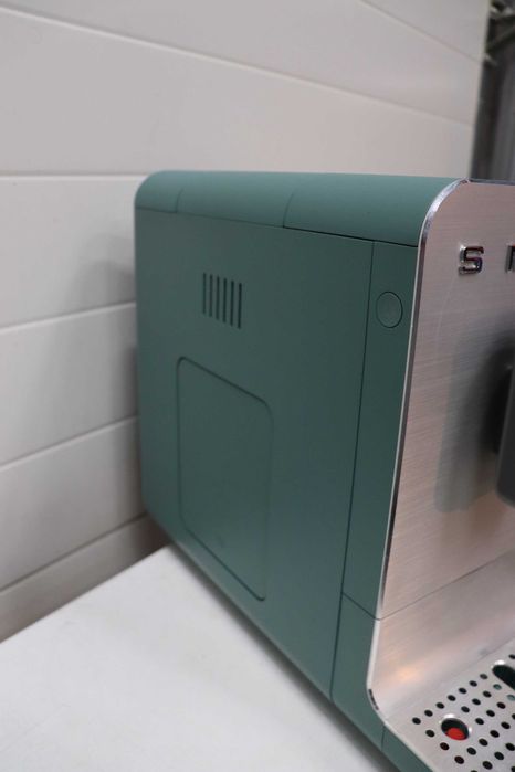 Smeg BCC01EGMEU Кафемашина за еспресо, зелено-матово