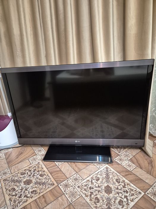 Продам телевизор LG