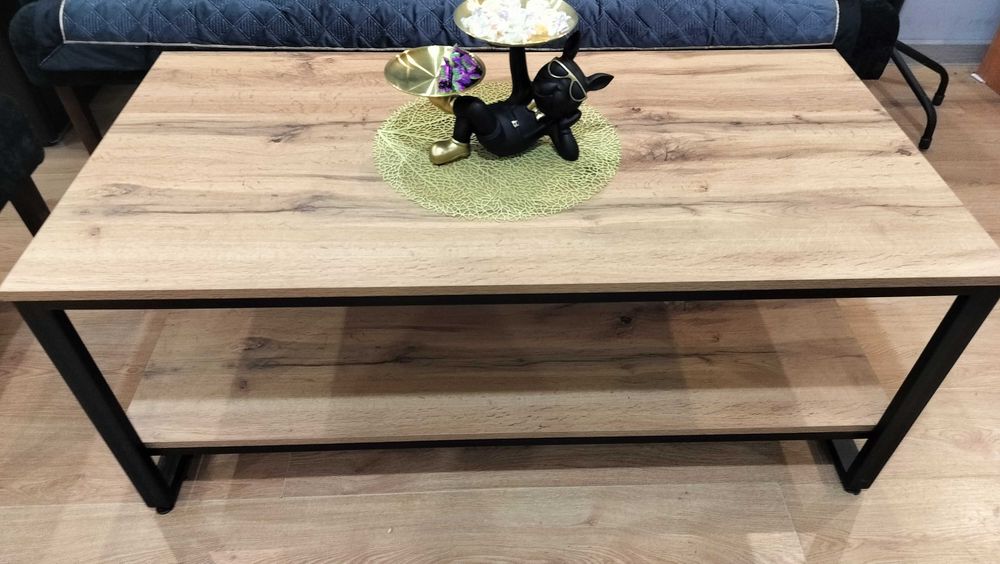 Продам стол журнальный