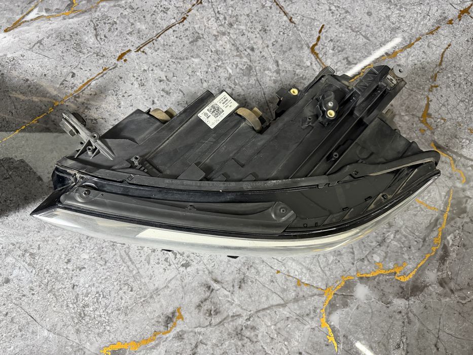 VW Passat B8 Оригинални Фарове Valeo 2015-2019