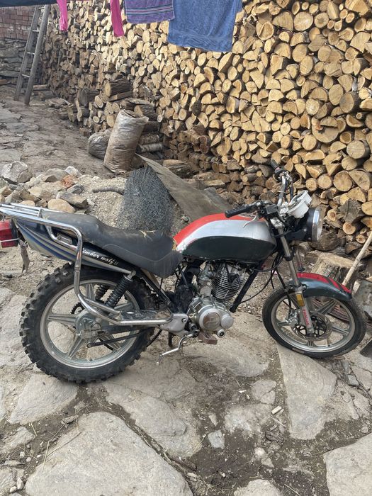 Vand motocicleta defectă 125 500 lei