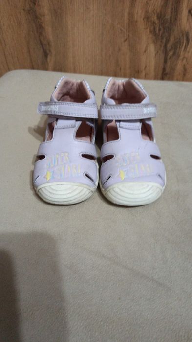 Продам сандалии Biomecanics для девочки