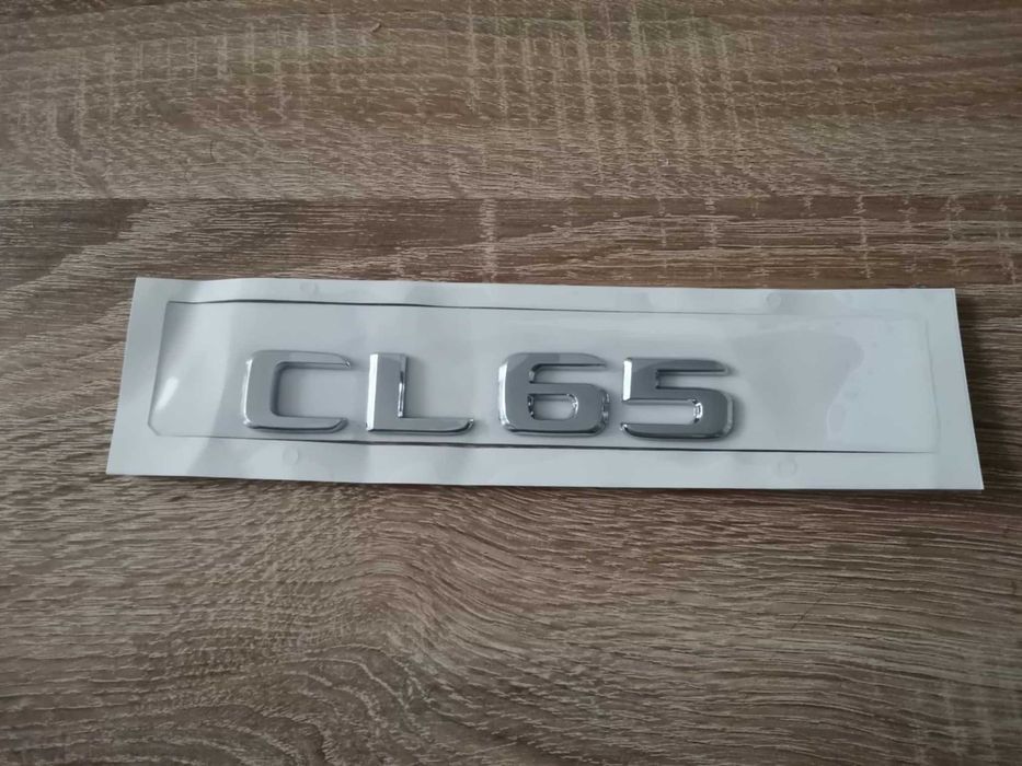 сребрист надпис Mercedes Benz CL 65