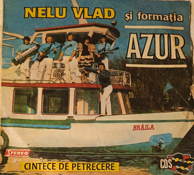 Vând sau schimb obiecte vechi.Preț în funcție de obiectul ales.
