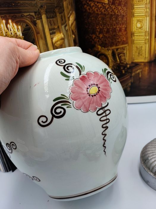 DELFT polichrome Холандия ,рисуван керамичен буркан
Hand painted 
Крас