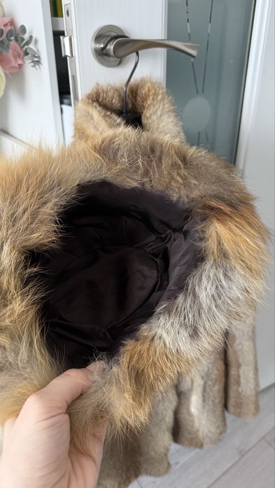 Set haina blana si caciula vulpe
