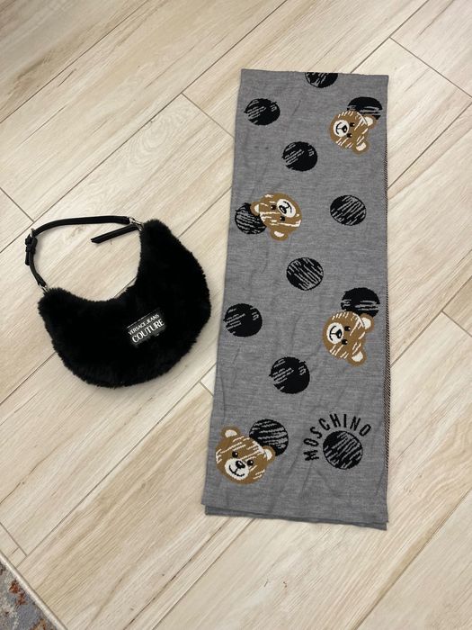 Fular MOSCHINO superb cu 50% lana