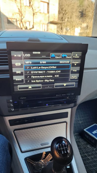 Pioneer avh 8700bt Clarion Vz402e cd player single din usb dvd