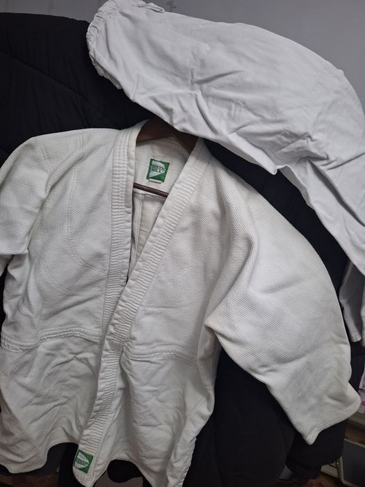Продам кимоно для дзюдо